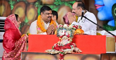 पं. प्रदीप मिश्रा जी ने शासकीय स्कूलों में मंत्रोच्चारण की पहल की सराहना की*