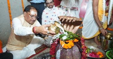 मुख्यमंत्री श्री विष्णुदेव साय ने बाबा कर्मेश्वर का किया रुद्राभिषेक, प्रदेशवासियों की सुख-समृद्धि और खुशहाली की कामना की