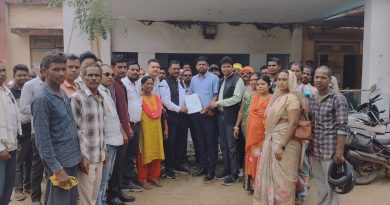 गांव के नजदीक भालू छोड़े जाने के मामले को लेकर जनप्रतिनिधियों और ग्रामीणों का आक्रोश