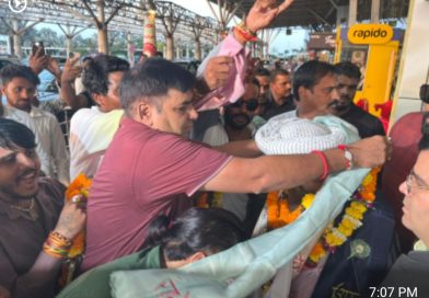 दही हांडी उत्सव के लिए रायपुर पहुंचे अंतरराष्ट्रीय भजन गायक लखबीर सिंह लक्खा