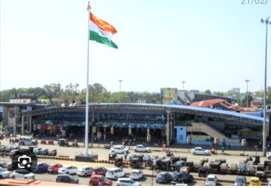रायपुर स्टेशन के आरक्षण केंद्र के पास स्थित दोपहिया पार्किंग एक्सप्रेसवे के पास स्थानांतरित