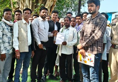 मरदेल में भालू छोड़े जाने सहित वन विभाग से जुड़े कई अन्य मामलों में ग्रामीणों का धरना